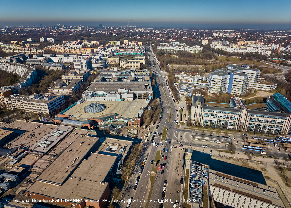 15.02.2023 - Perlach Plaza - Rentenversicherung - SHAERE - Allianz in Neuperlach
